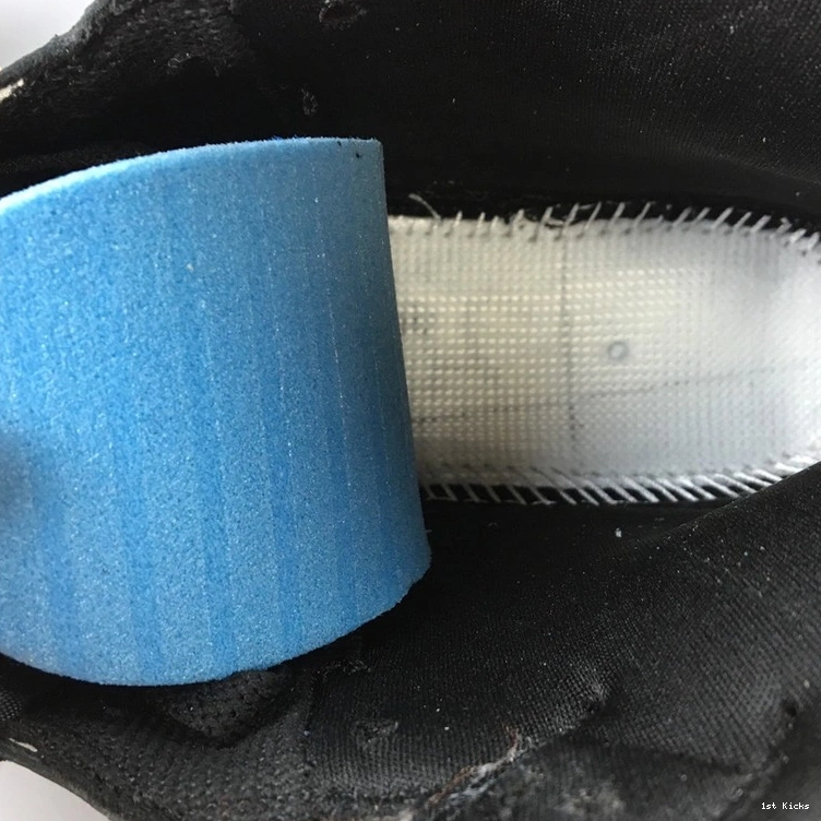 CJ9219-001  Quai54 (2019) Jordan  1 Mid 0227